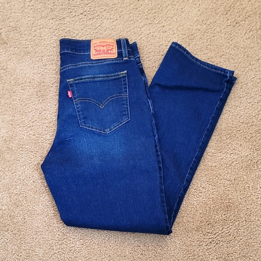NEW Levi Strauss & Co 724 High Rise Straight Size 31
